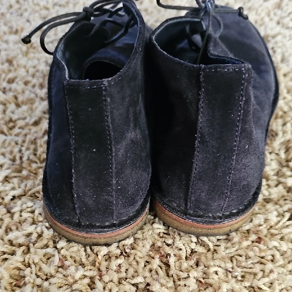 Vince Size 6 Black Suede Chukka Boots with Crepe Sole Made In Italy